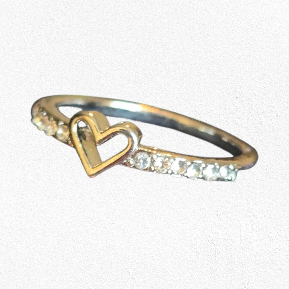 Silver Heart Coquette Zirconia Dainty Band Ring Size 8 New in Box Boutique